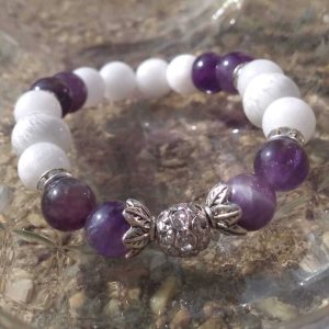 Ametiszt-fehér jáde karkötő