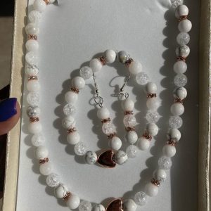 Howlit-hegyikristály ékszerszett