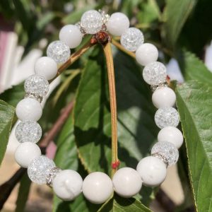 Howlit-hegyikrisály-jáde karkötő