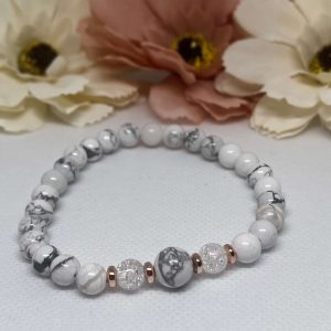 Minimalista howlit karkötő