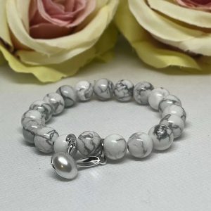 Howlit karkötő nyuszi medállal